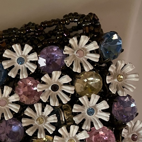 BETSEY JOHNSON GRUNGE GIRLIE DAISY METAL BEADED BRACELET - Picture 7 of 8